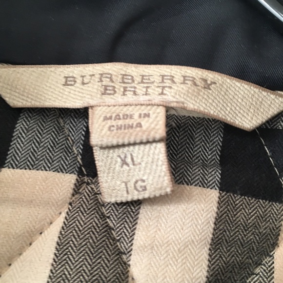 Authentic Burberry Navy Quilted Jacket - Picture 5 of 10